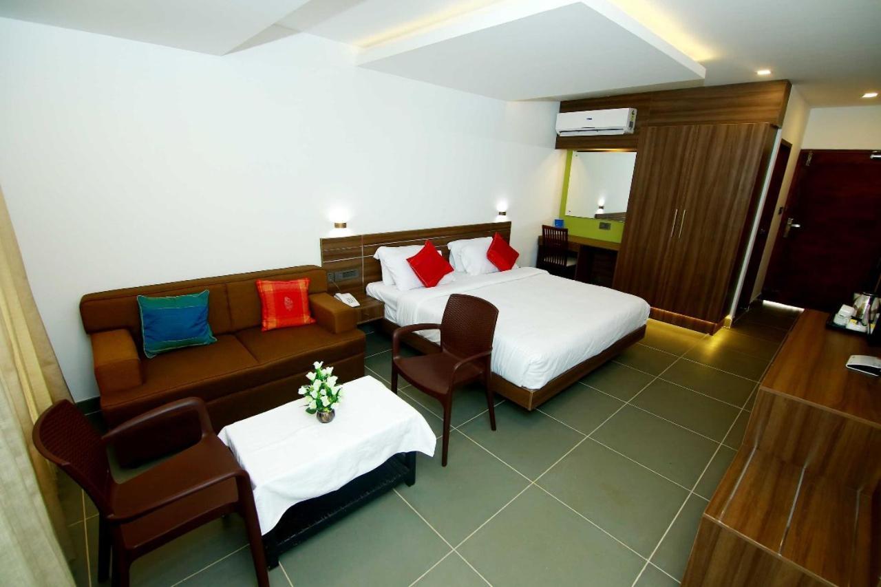 Silver Storm Resort Athirappilly Exterior photo