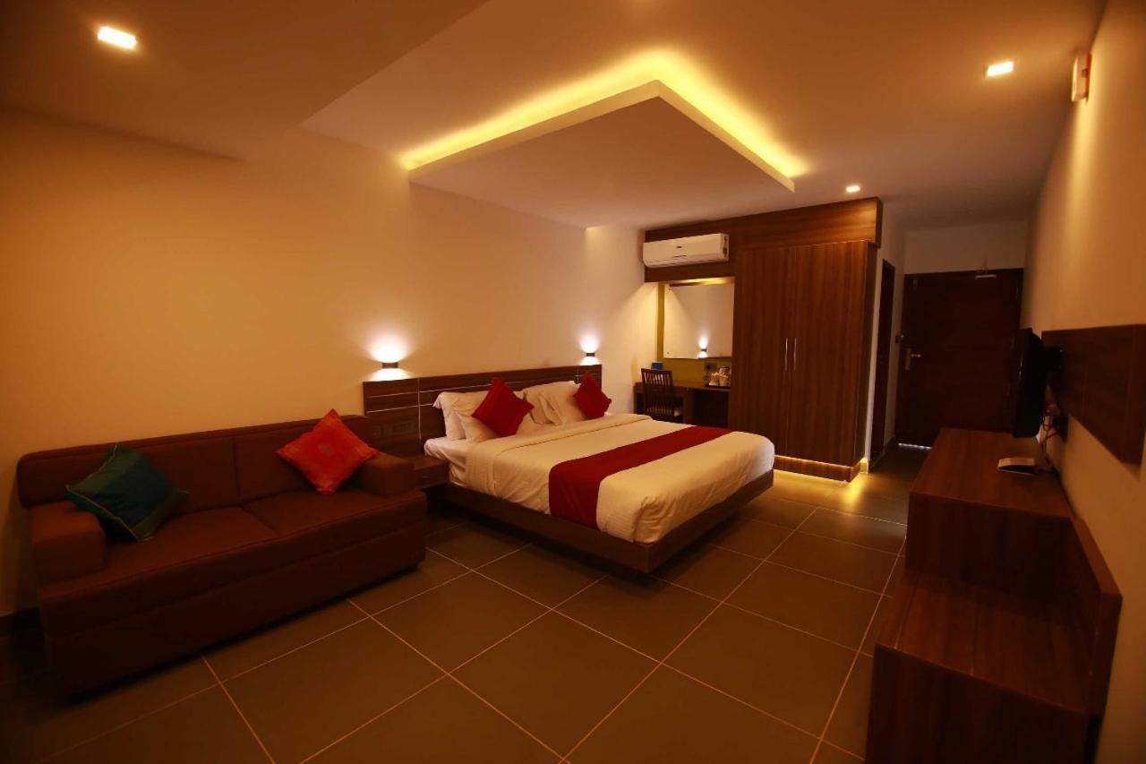 Silver Storm Resort Athirappilly Exterior photo